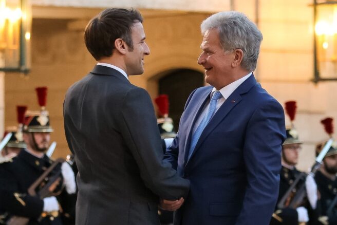 Tasavallan presidentti Sauli Niinistö tapasi työvierailullaan Pariisissa Ranskan presidentti Emmanuel Macronin maanantaina 21. maaliskuuta 2022.