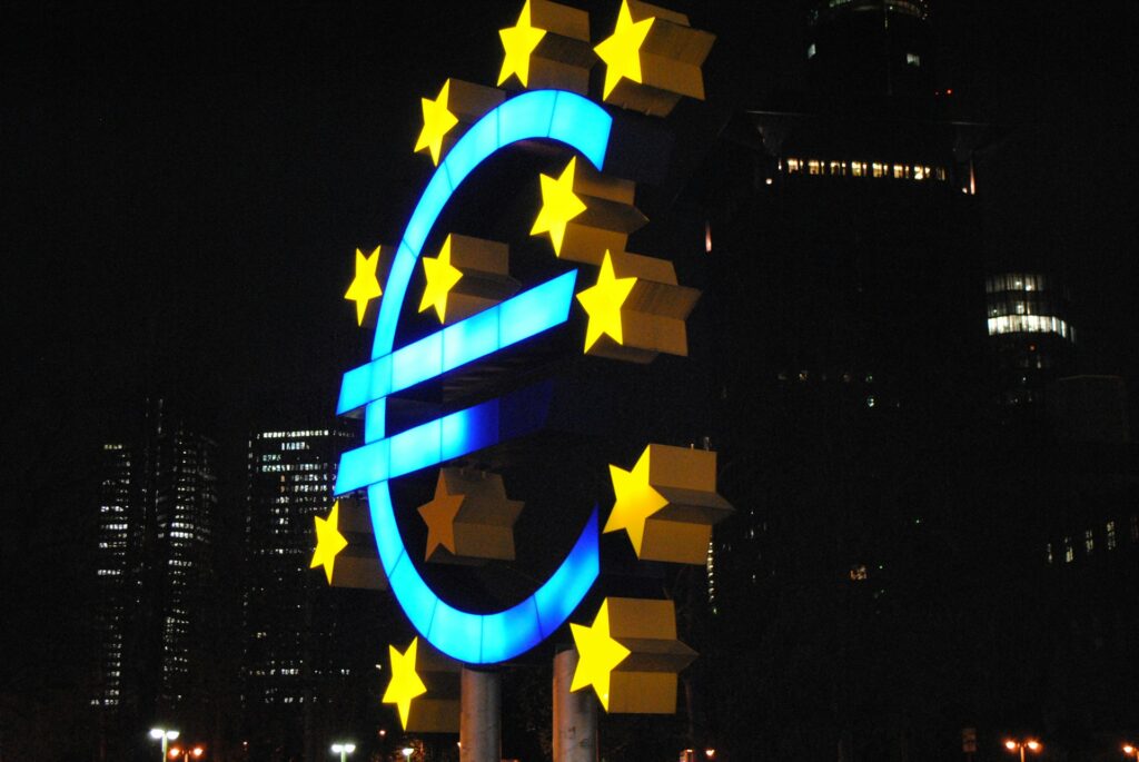 EU-vaalit ja unionin suunta: Valintoja investointitarpeiden ja talouskurin välillä
