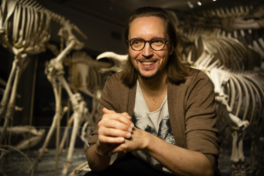 Runoilija Mikko Räty