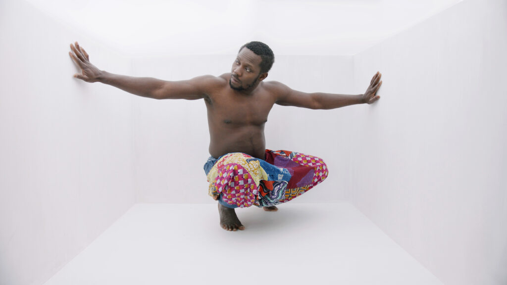 Kuva dokumentistä Silent Legacy. Tanssija Sibiry Konaté kuvassa.